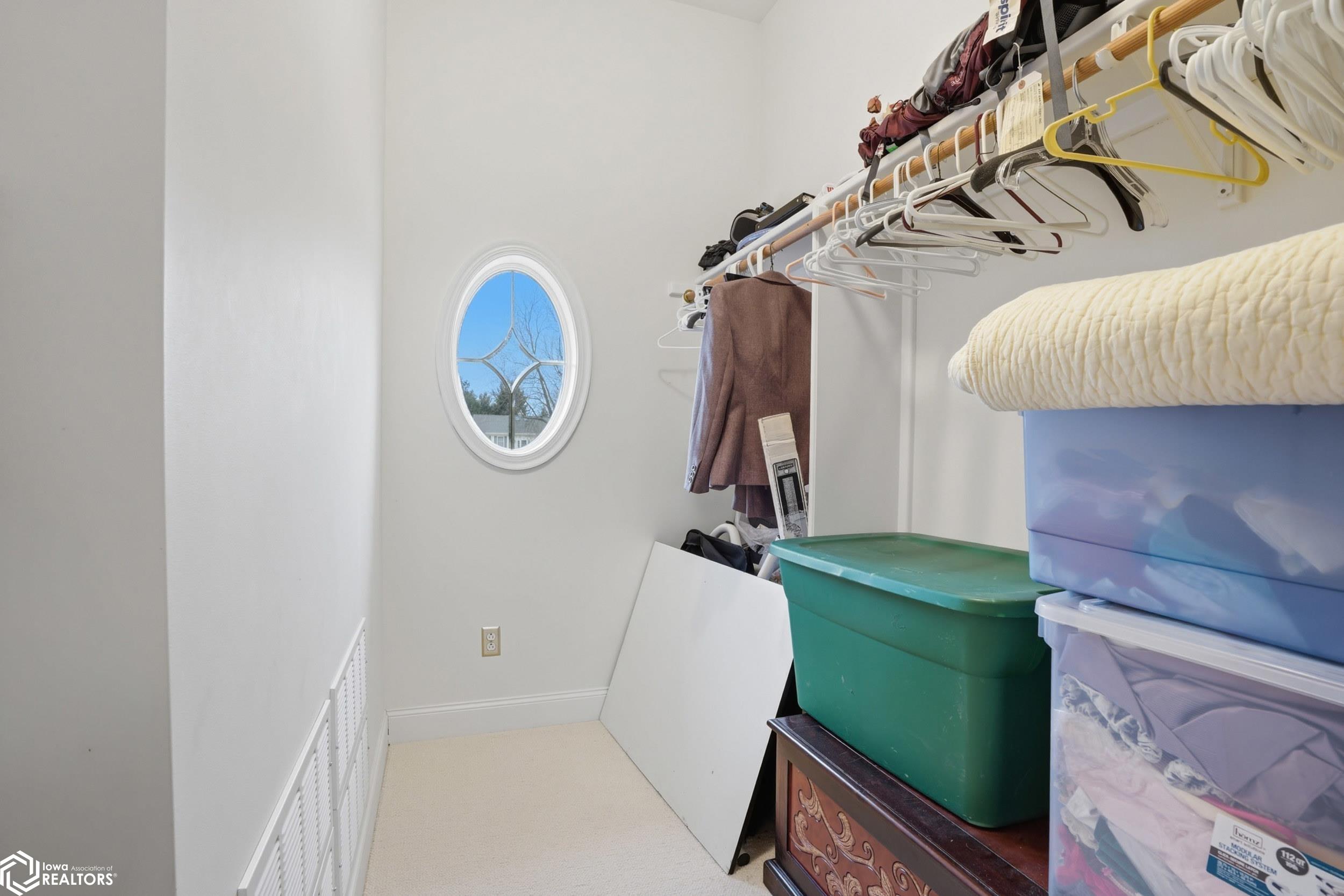 1105 Lakeview Drive