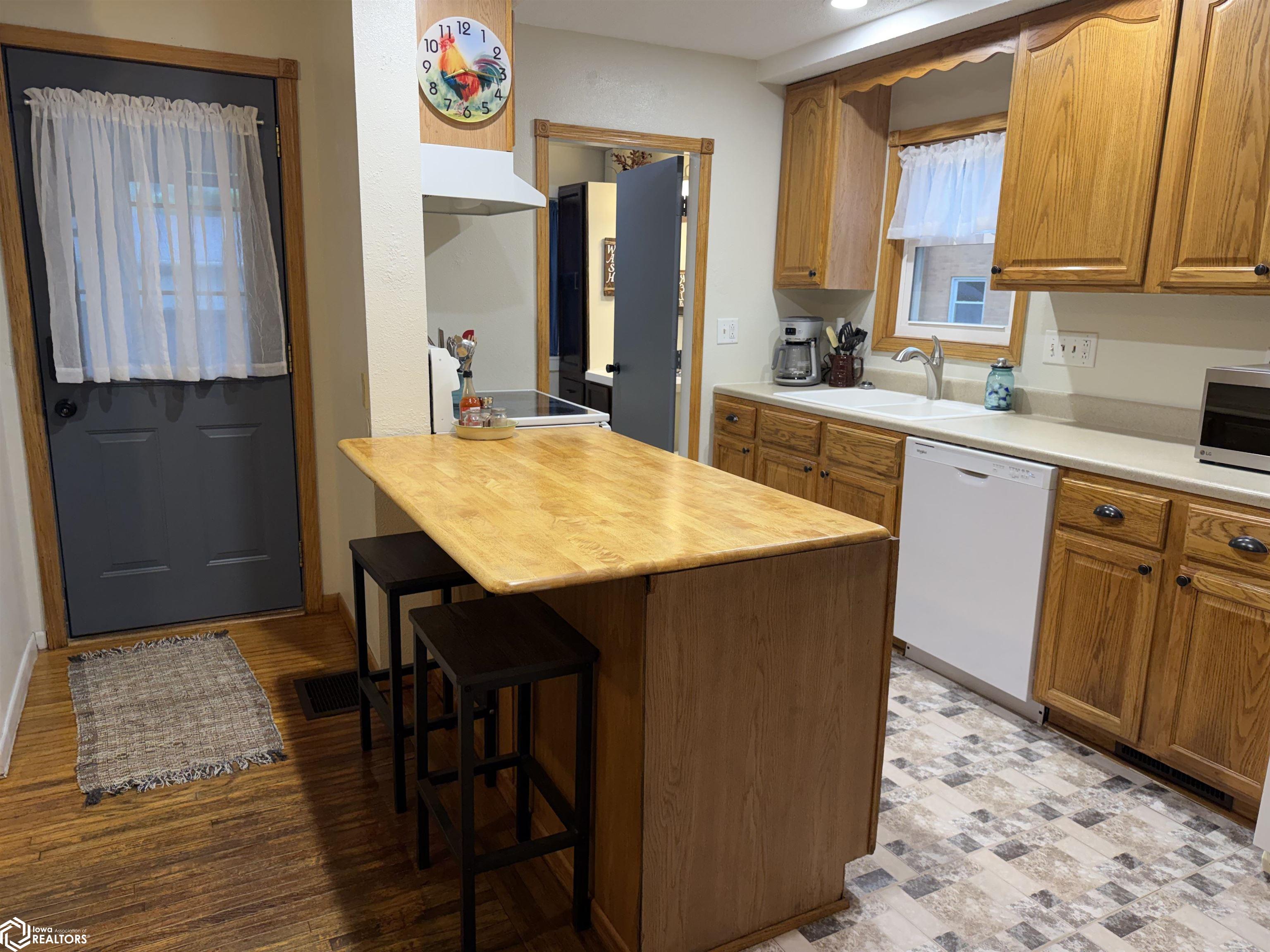 110 W 2nd Street W