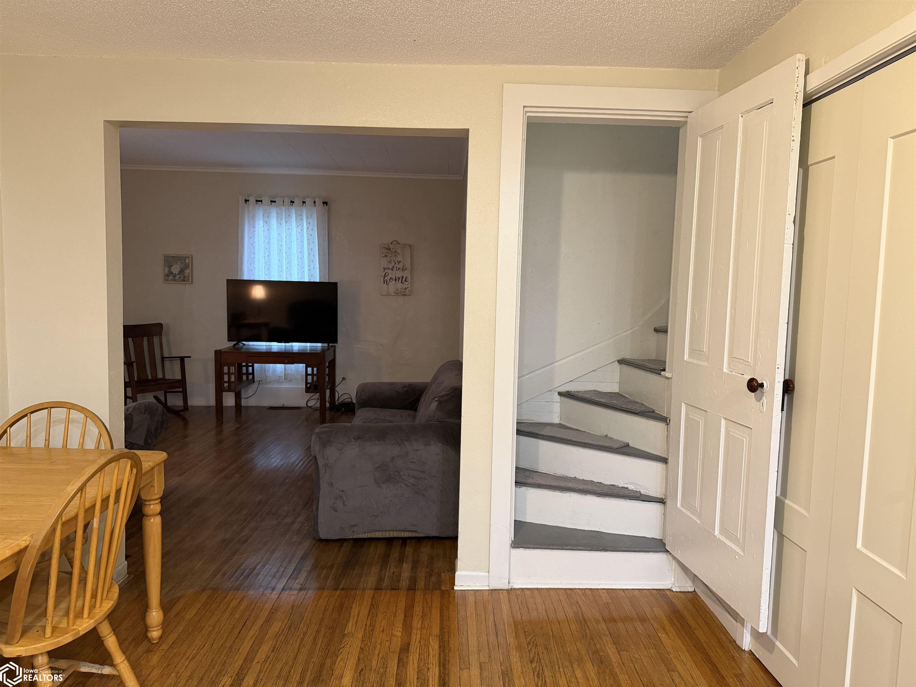 110 W 2nd Street W