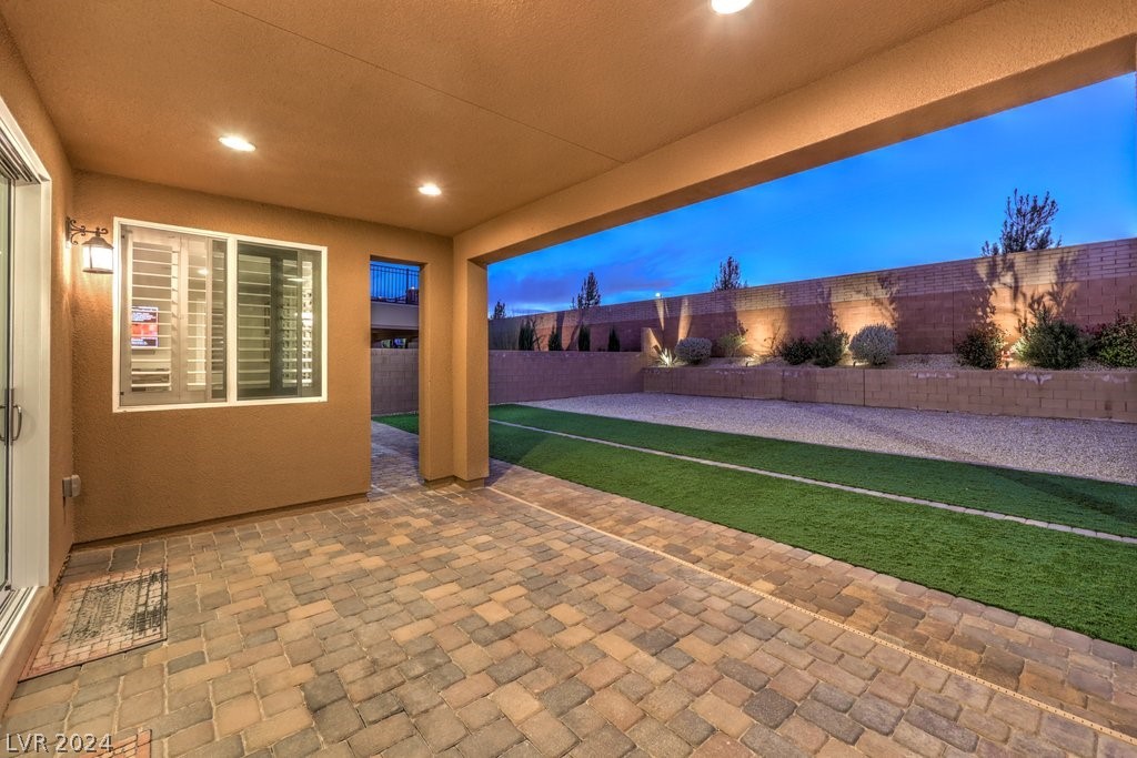 7299 Ellington Park Street