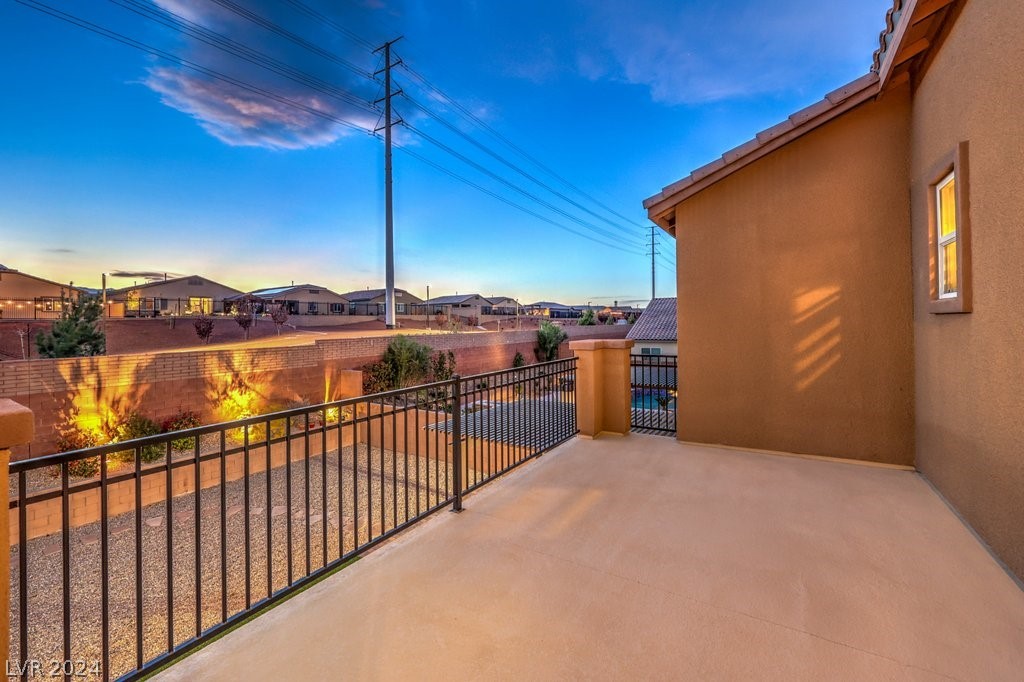 7299 Ellington Park Street