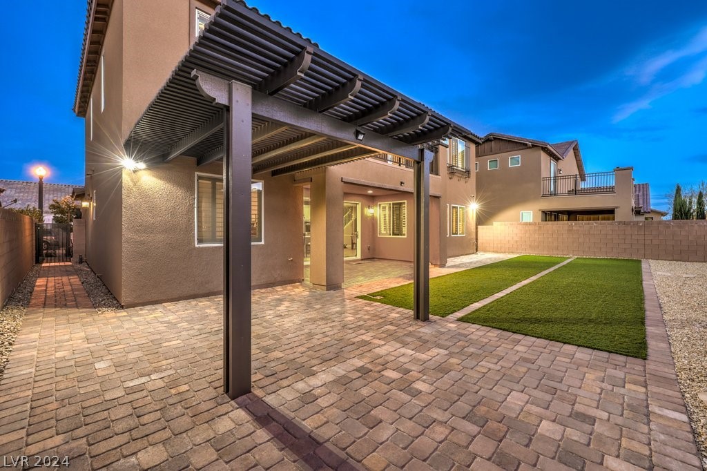 7299 Ellington Park Street