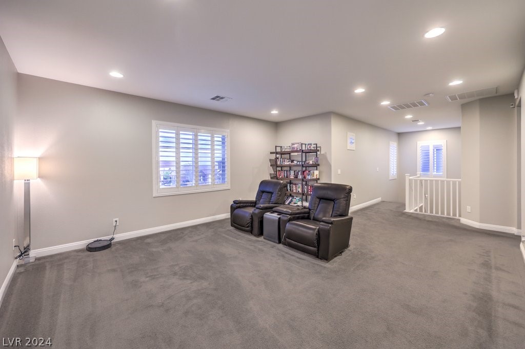 7299 Ellington Park Street