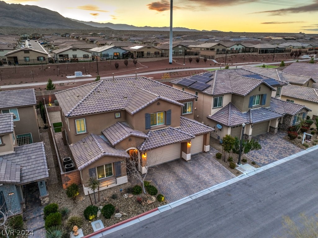 7299 Ellington Park Street