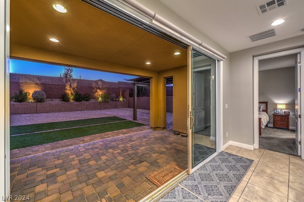 7299 Ellington Park Street