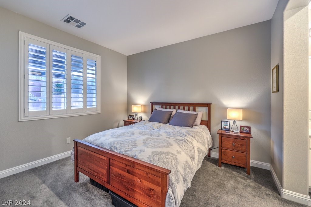 7299 Ellington Park Street