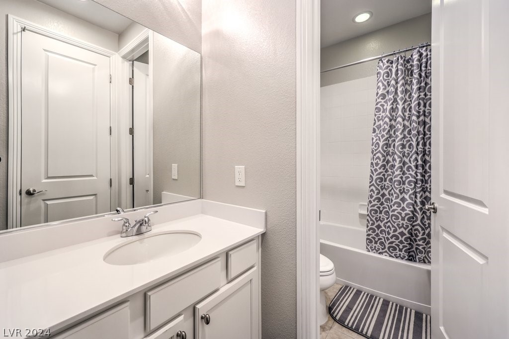 7299 Ellington Park Street