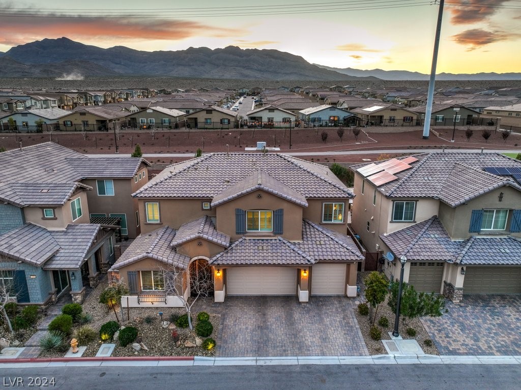 7299 Ellington Park Street