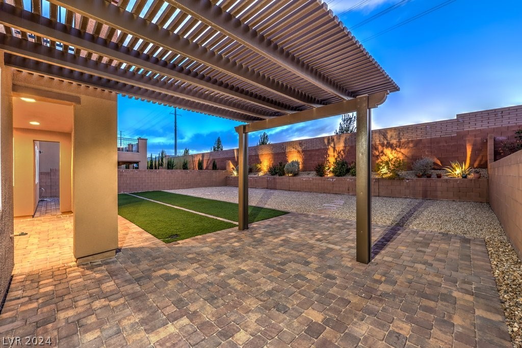 7299 Ellington Park Street