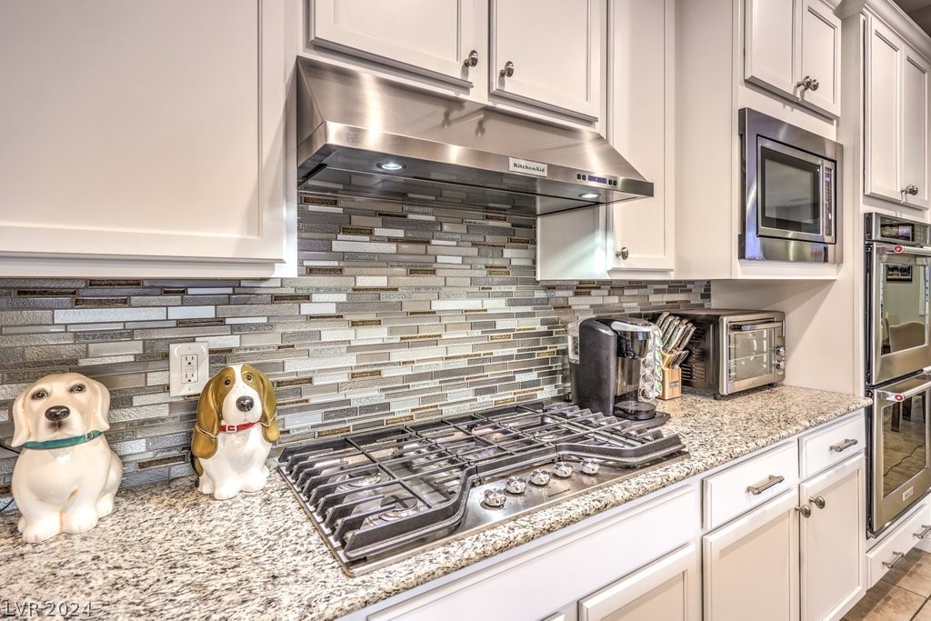 7299 Ellington Park Street