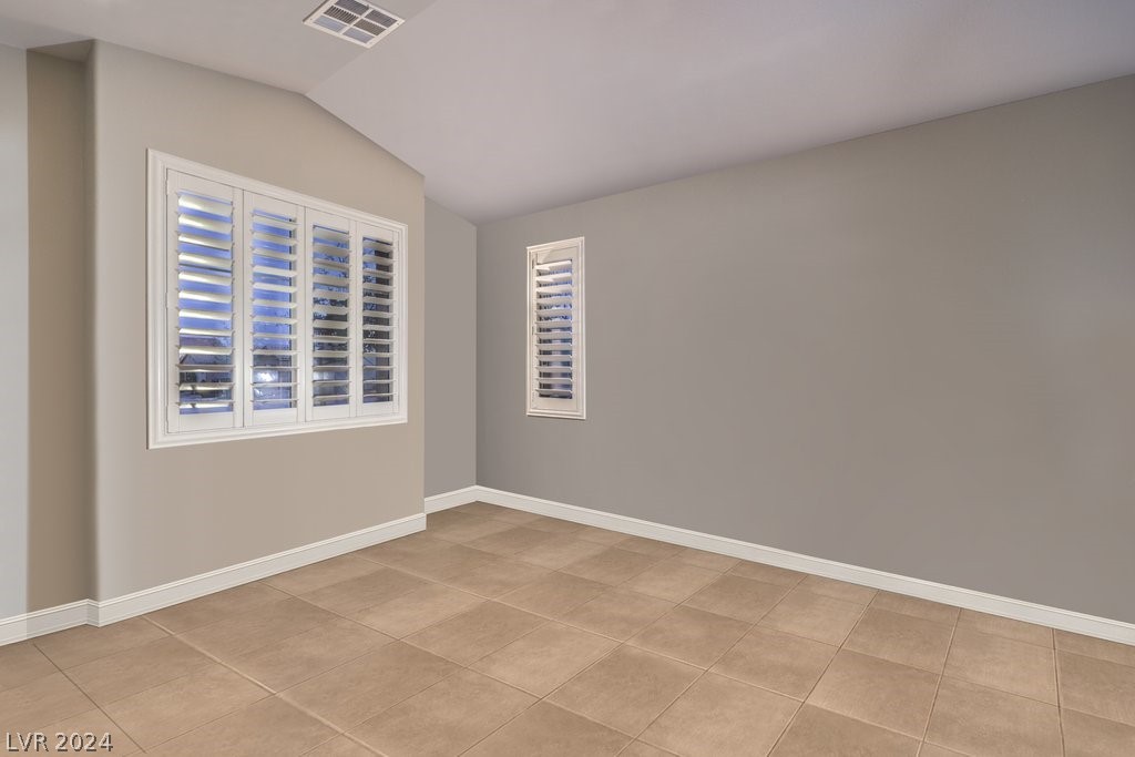 7299 Ellington Park Street