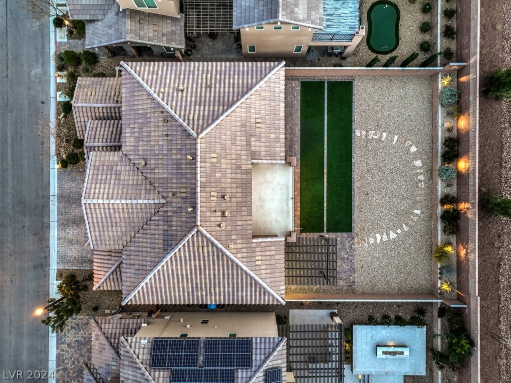 7299 Ellington Park Street