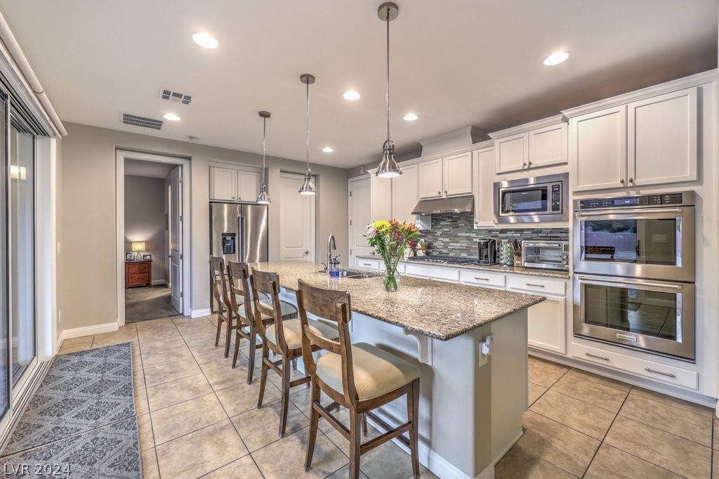 7299 Ellington Park Street