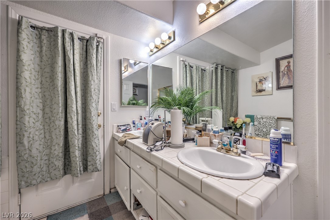 3829 Iverson Lane