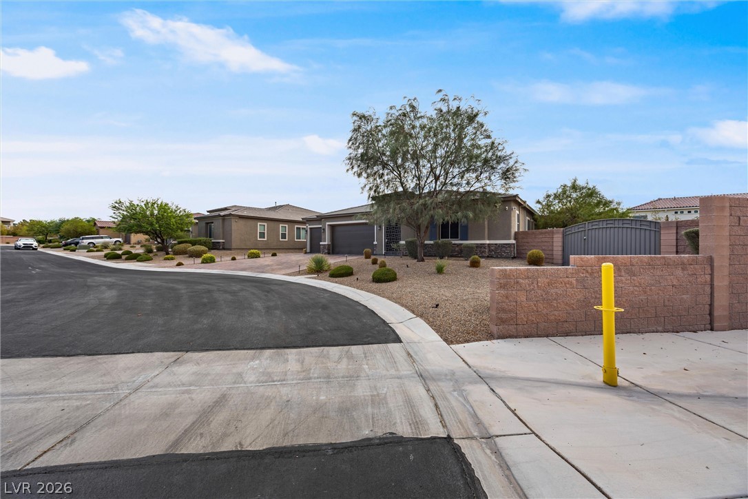 6820 Velvet Snow Street