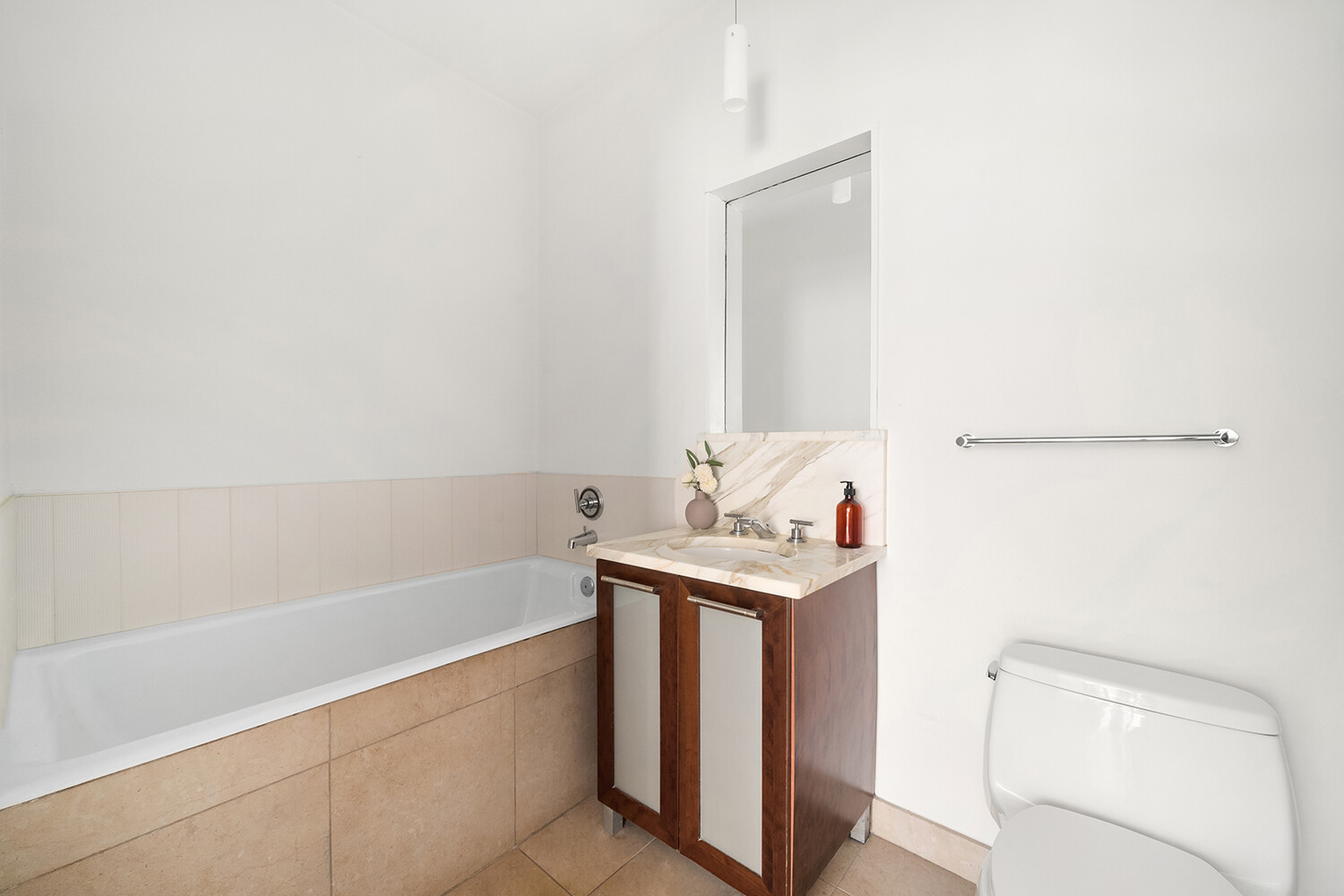 121 E 23RD Street 16C