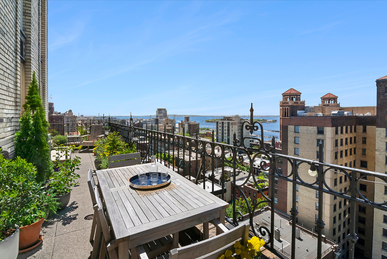 111 HICKS Street 16D