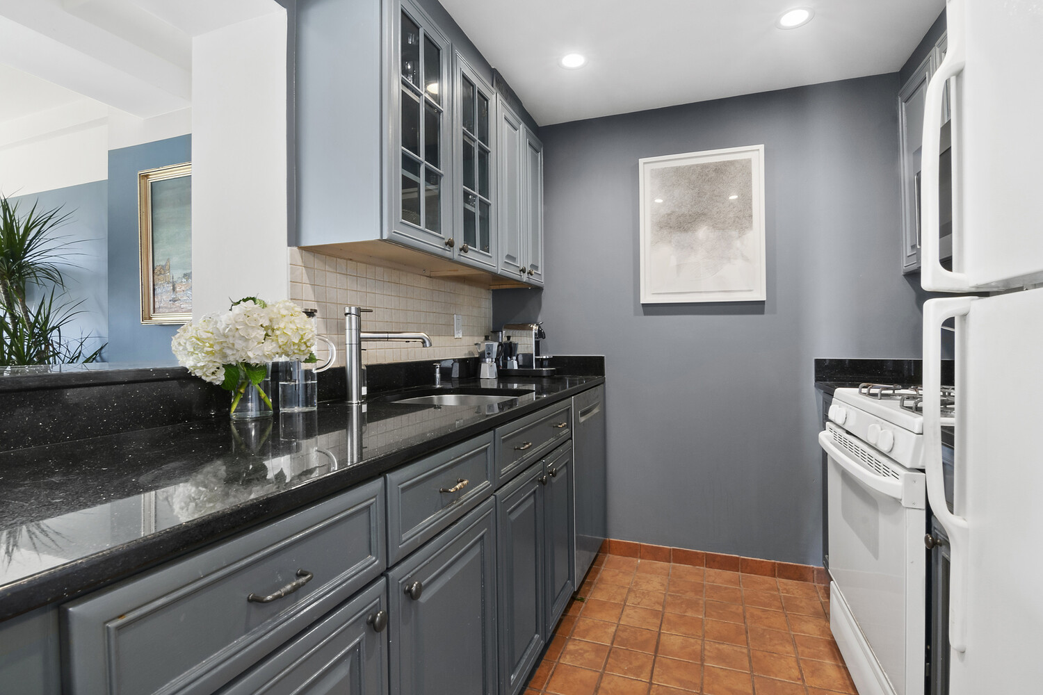 111 HICKS Street 16D