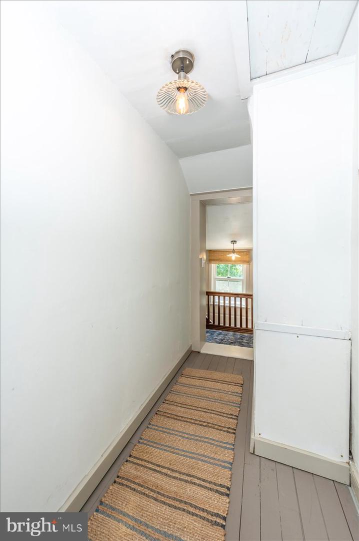 210 High St