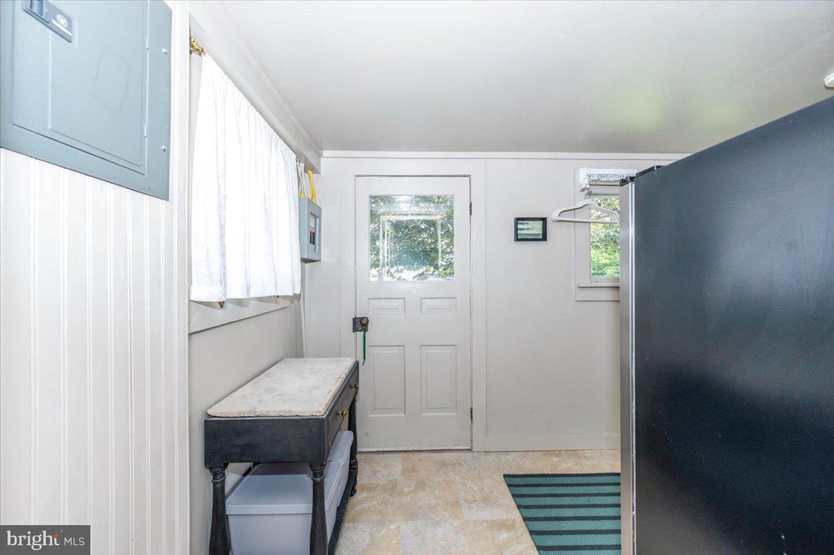 210 High St
