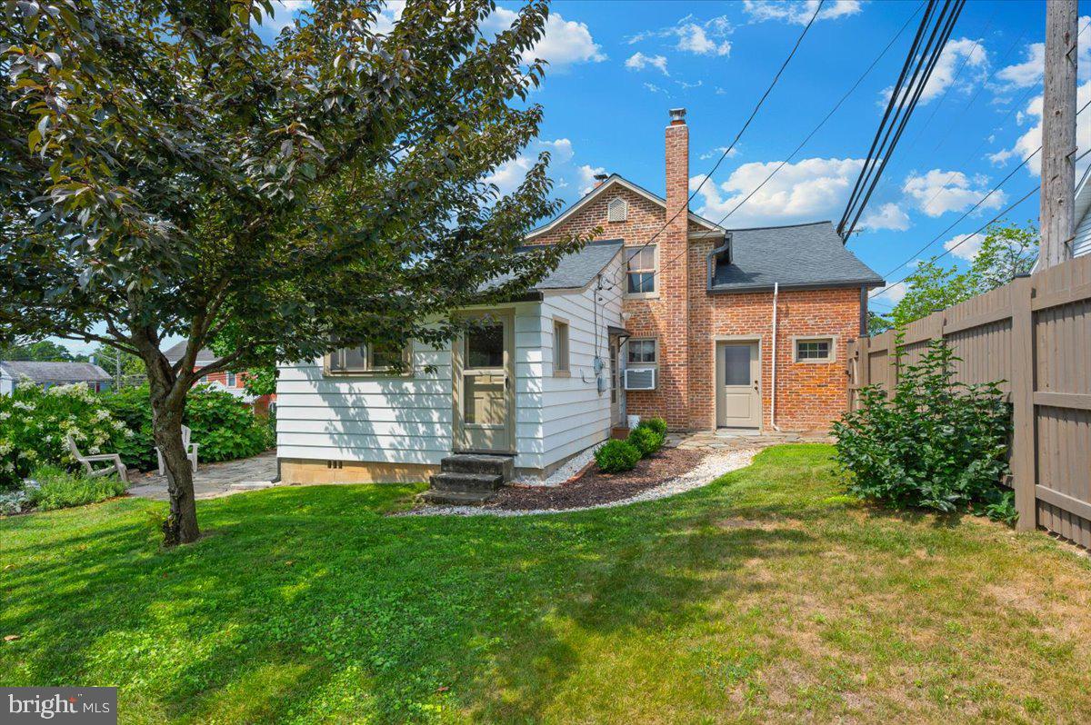 210 High St