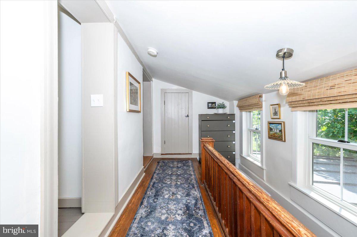 210 High St