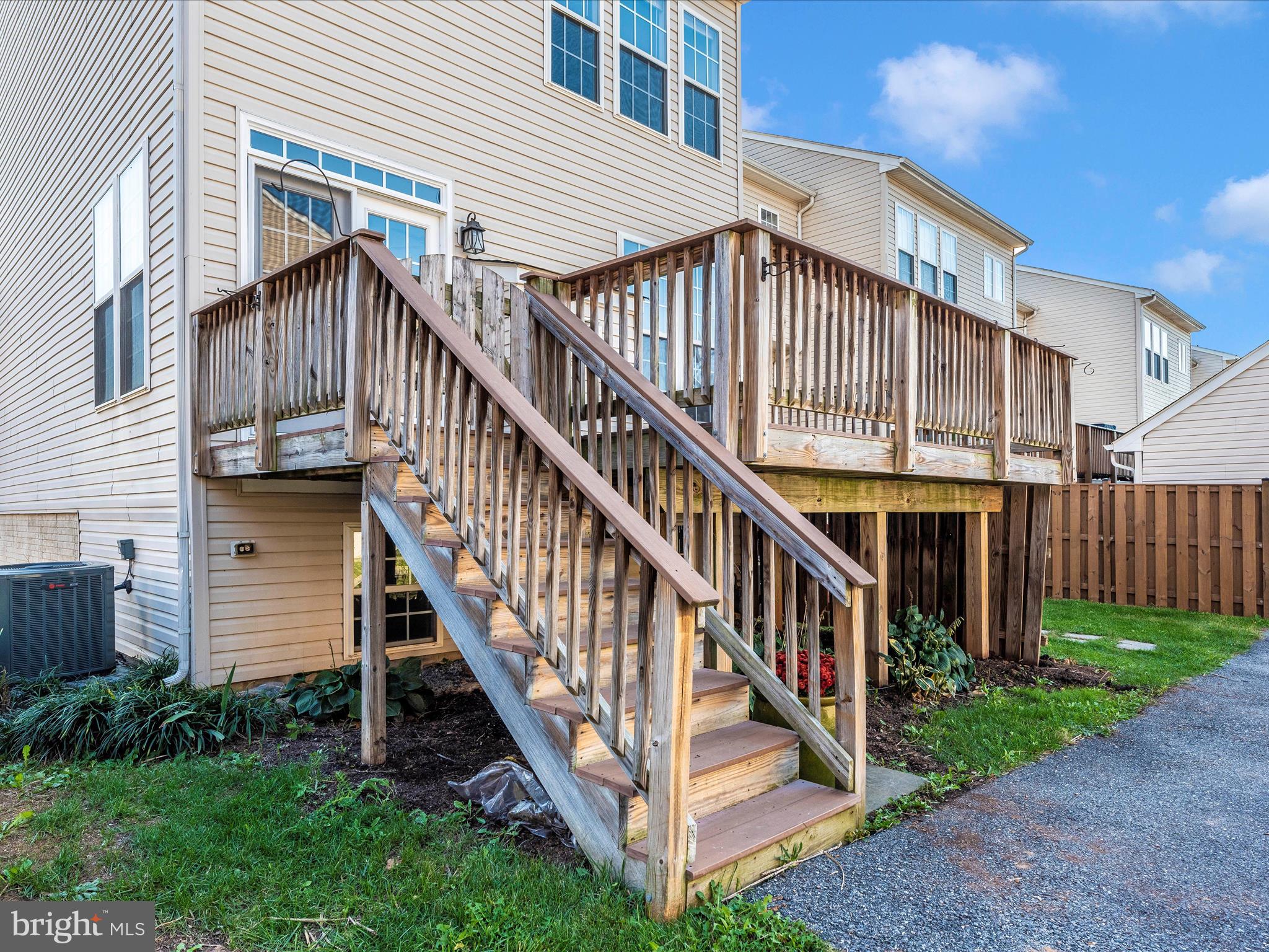 1800 Wheyfield DRIVE