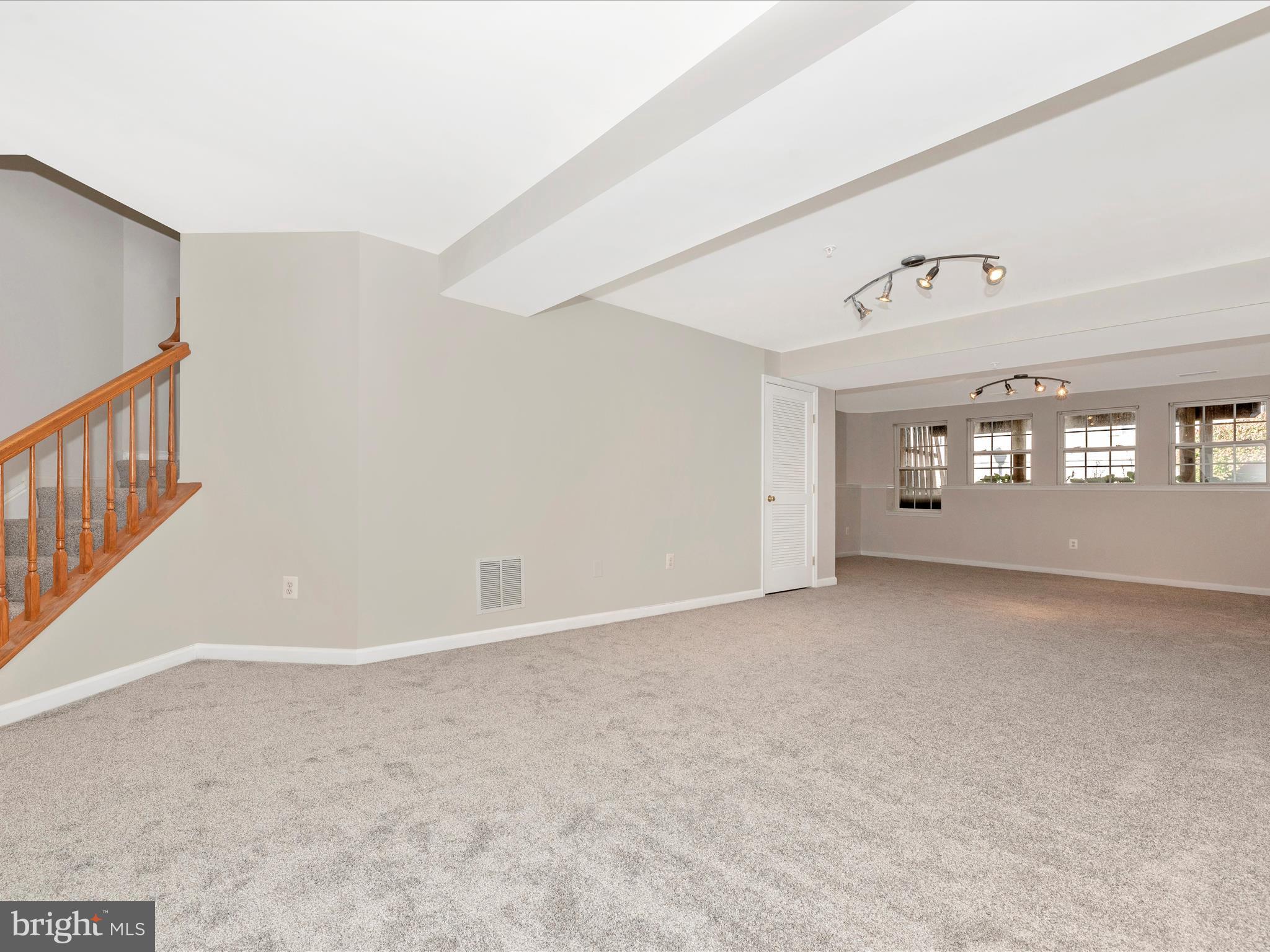 1800 Wheyfield DRIVE