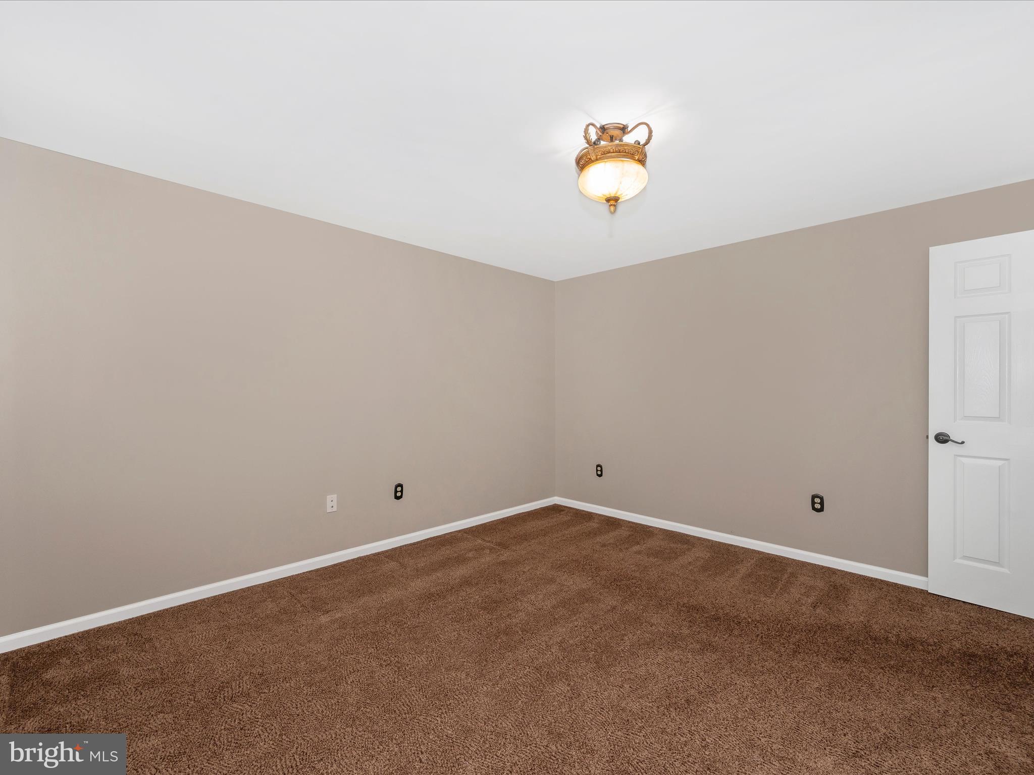 4715 Elmer Derr Rd