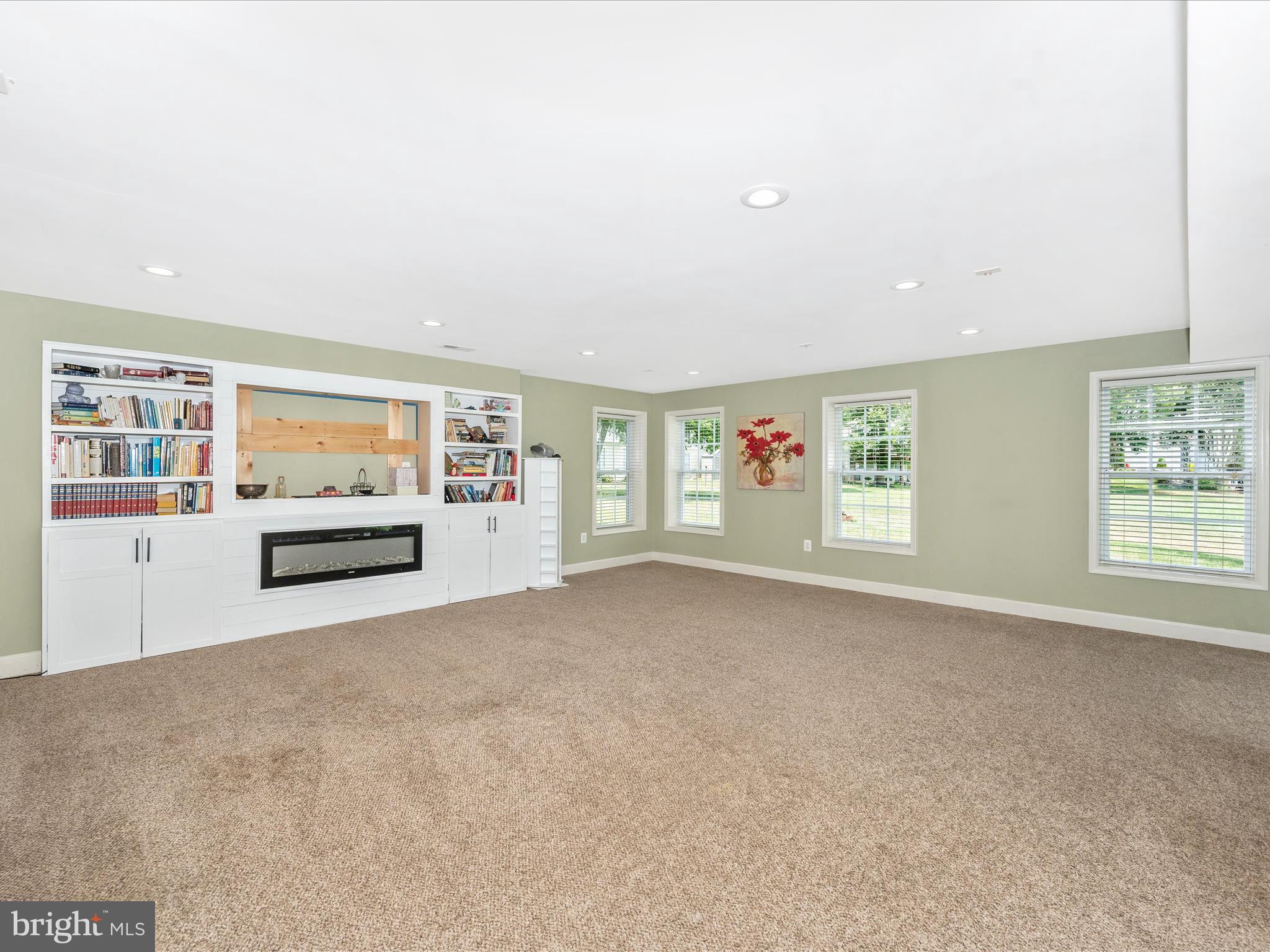 1701 Wheyfield Dr
