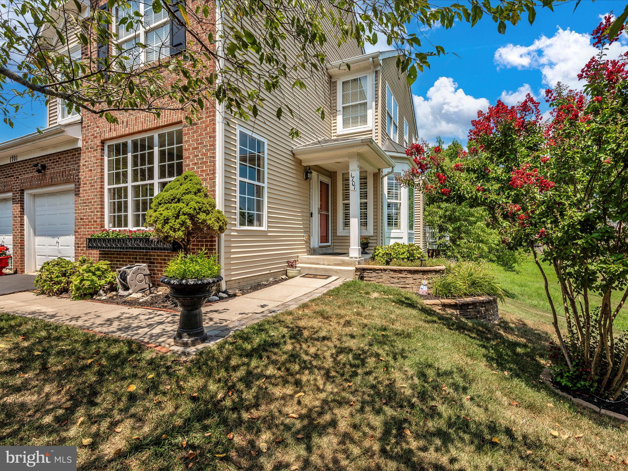 1701 Wheyfield Dr