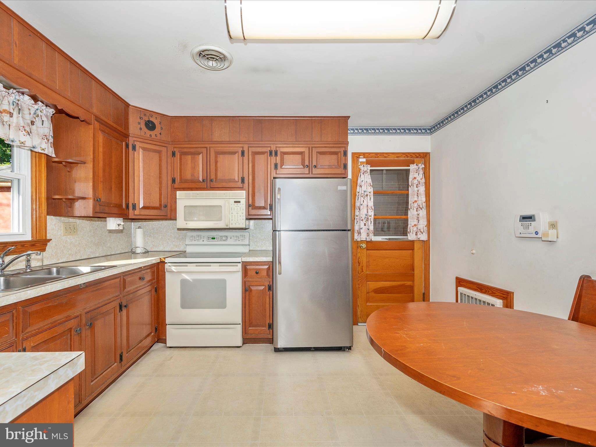 9329 Fingerboard Rd