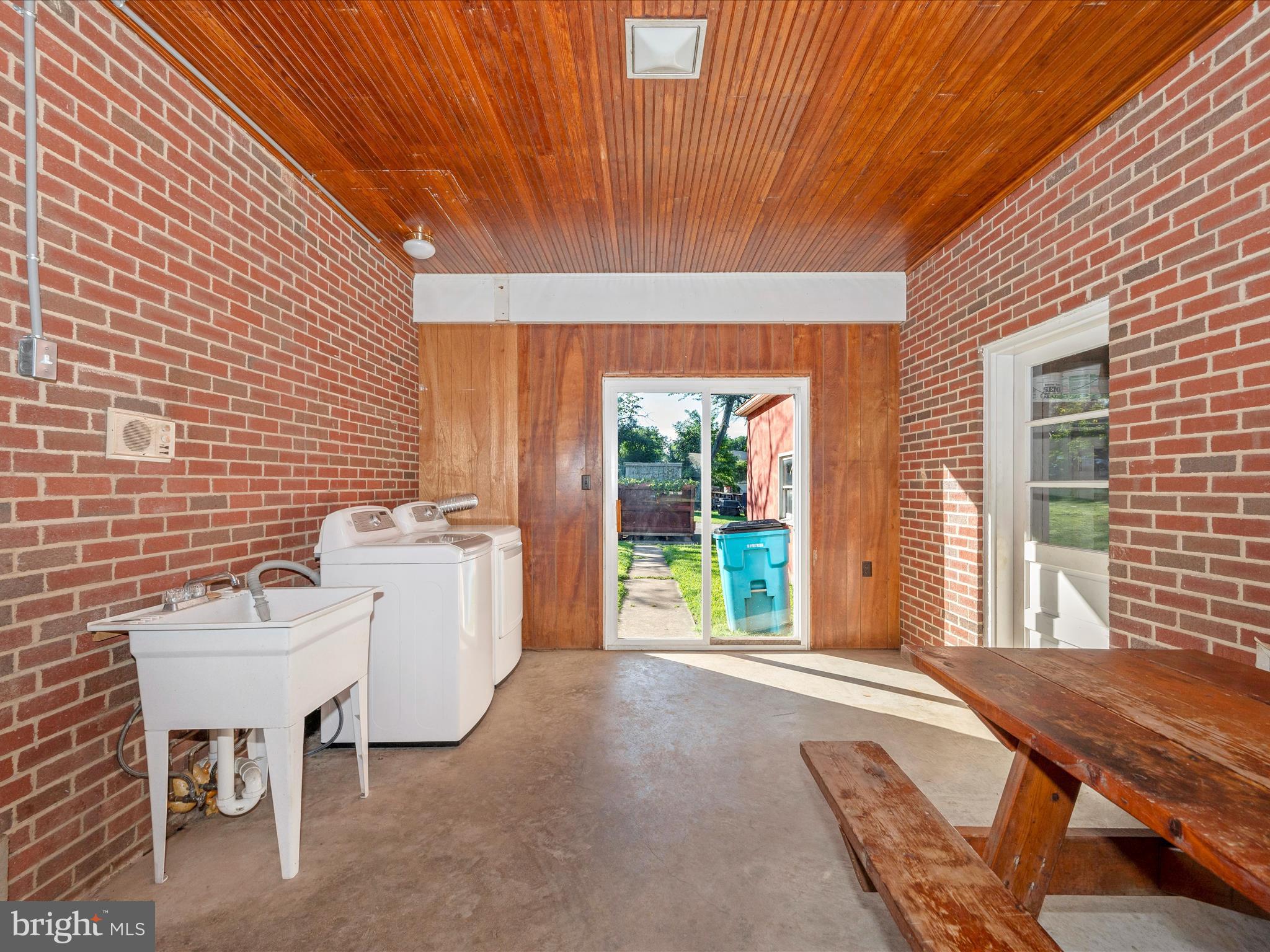 9329 Fingerboard Rd