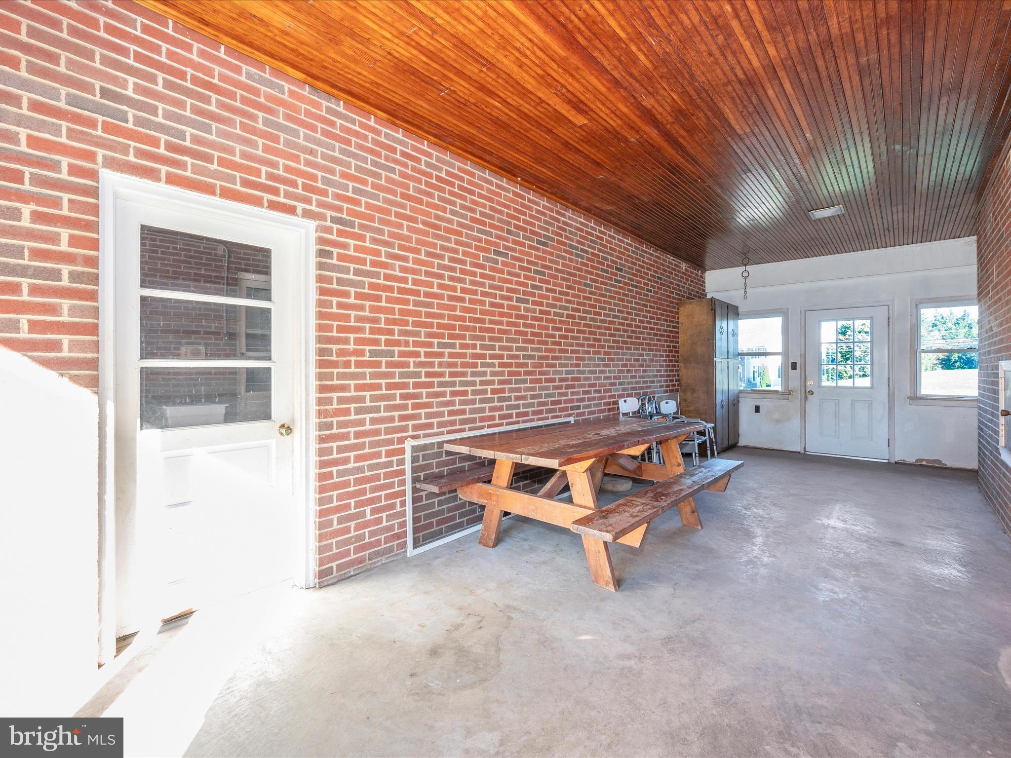 9329 Fingerboard Rd