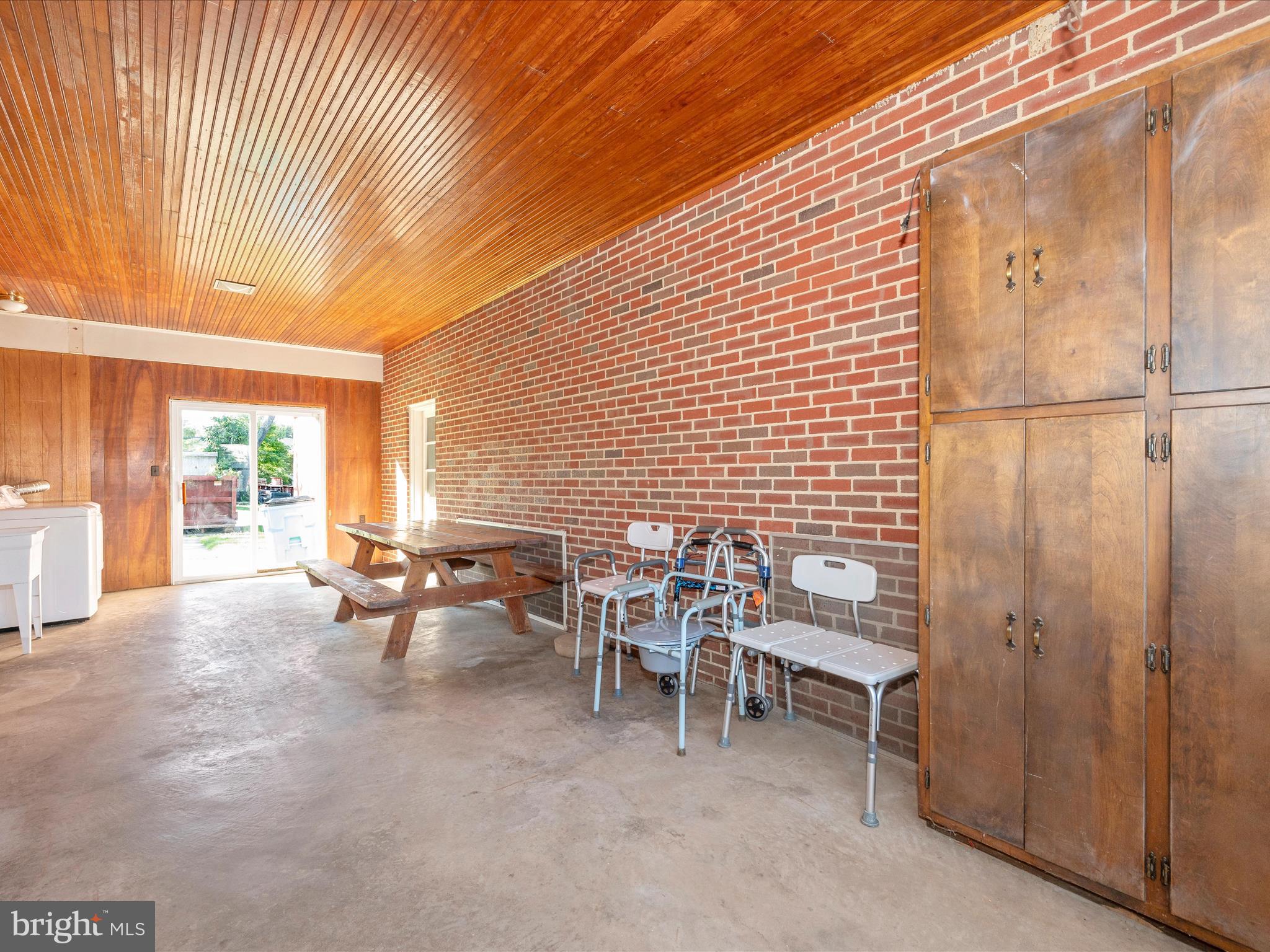 9329 Fingerboard Rd