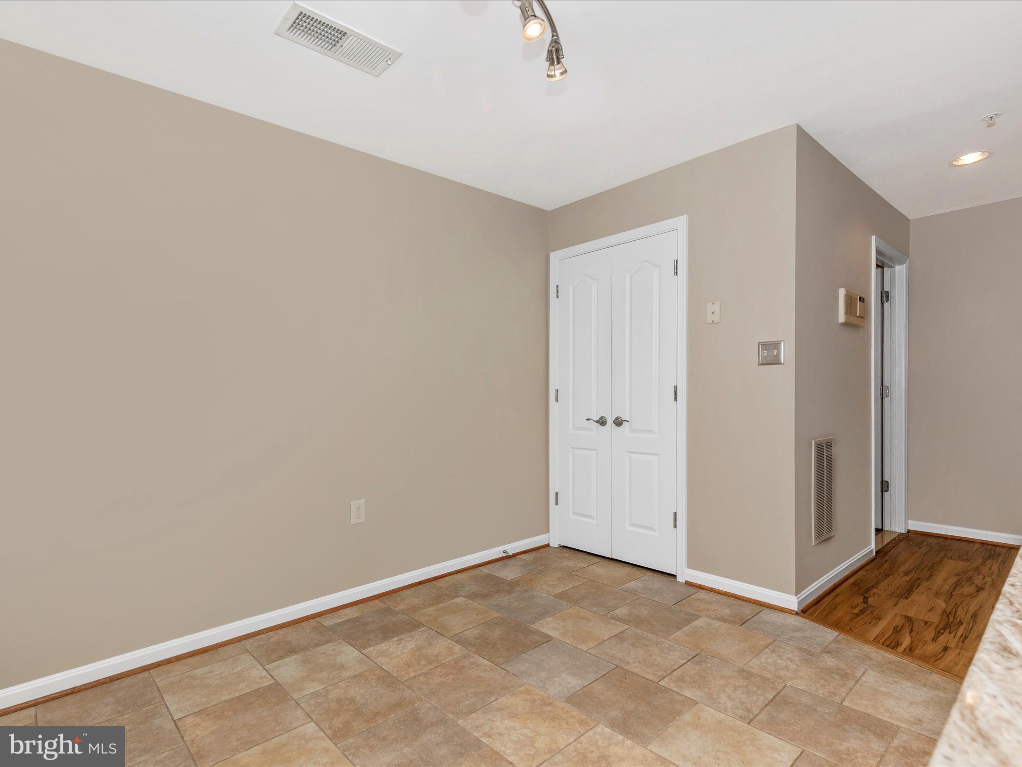 2609 S Everly Dr #9 11 Unit: 9  11