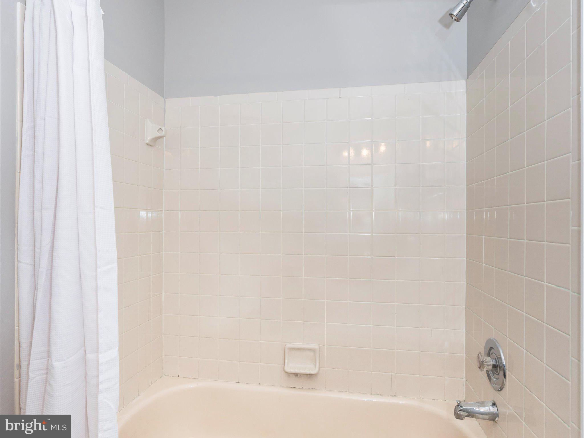 2112 Whitehall Rd #2c