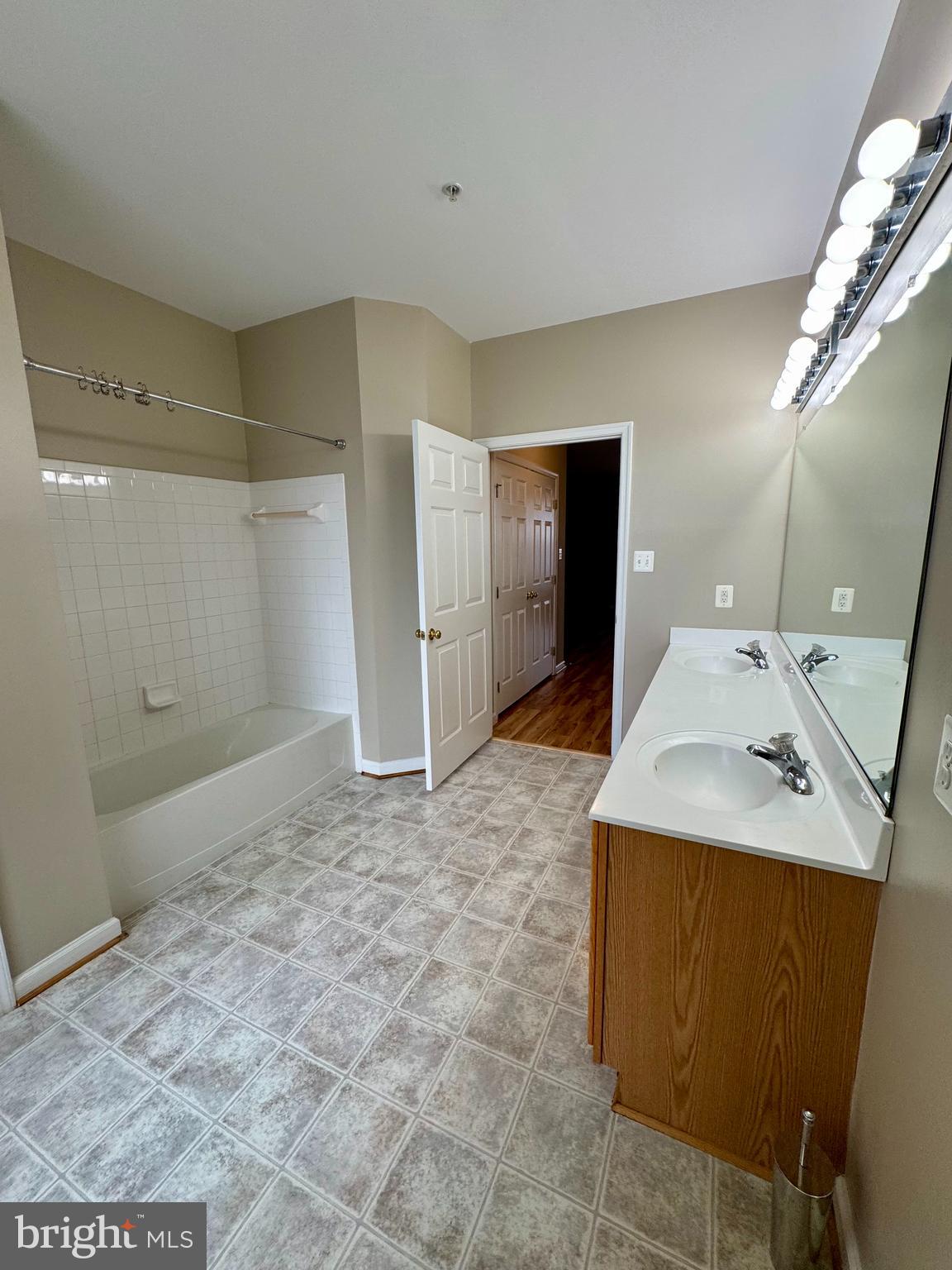5300 TALLADEGA CT #A