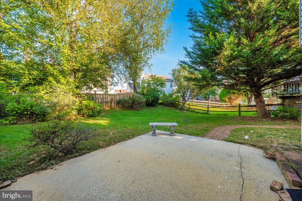 5004 Finch Ct