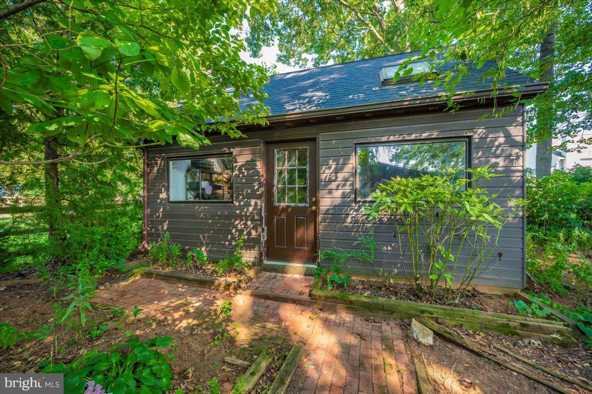 3901 Shadywood Ct