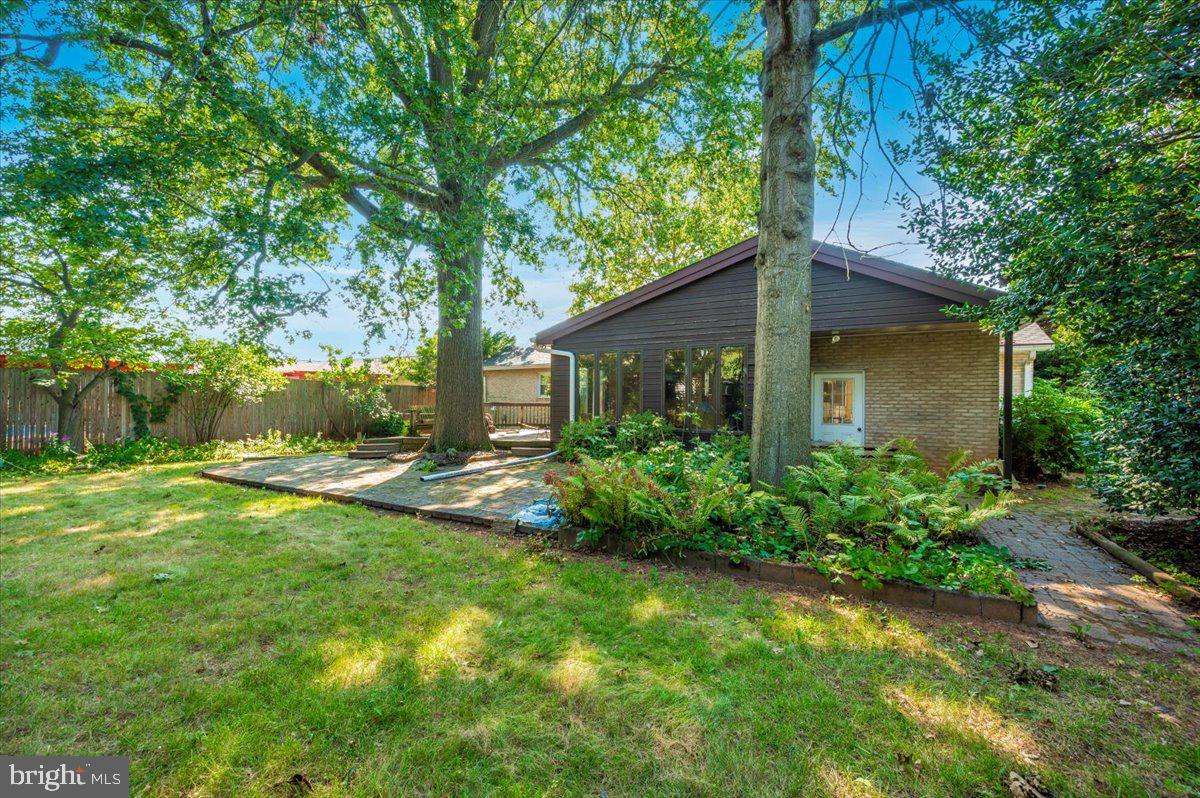 3901 Shadywood Ct