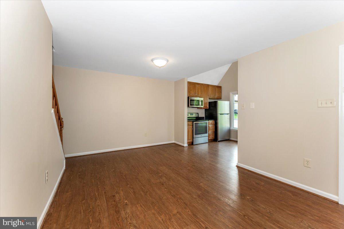 10742 LAKE EDGE COURT