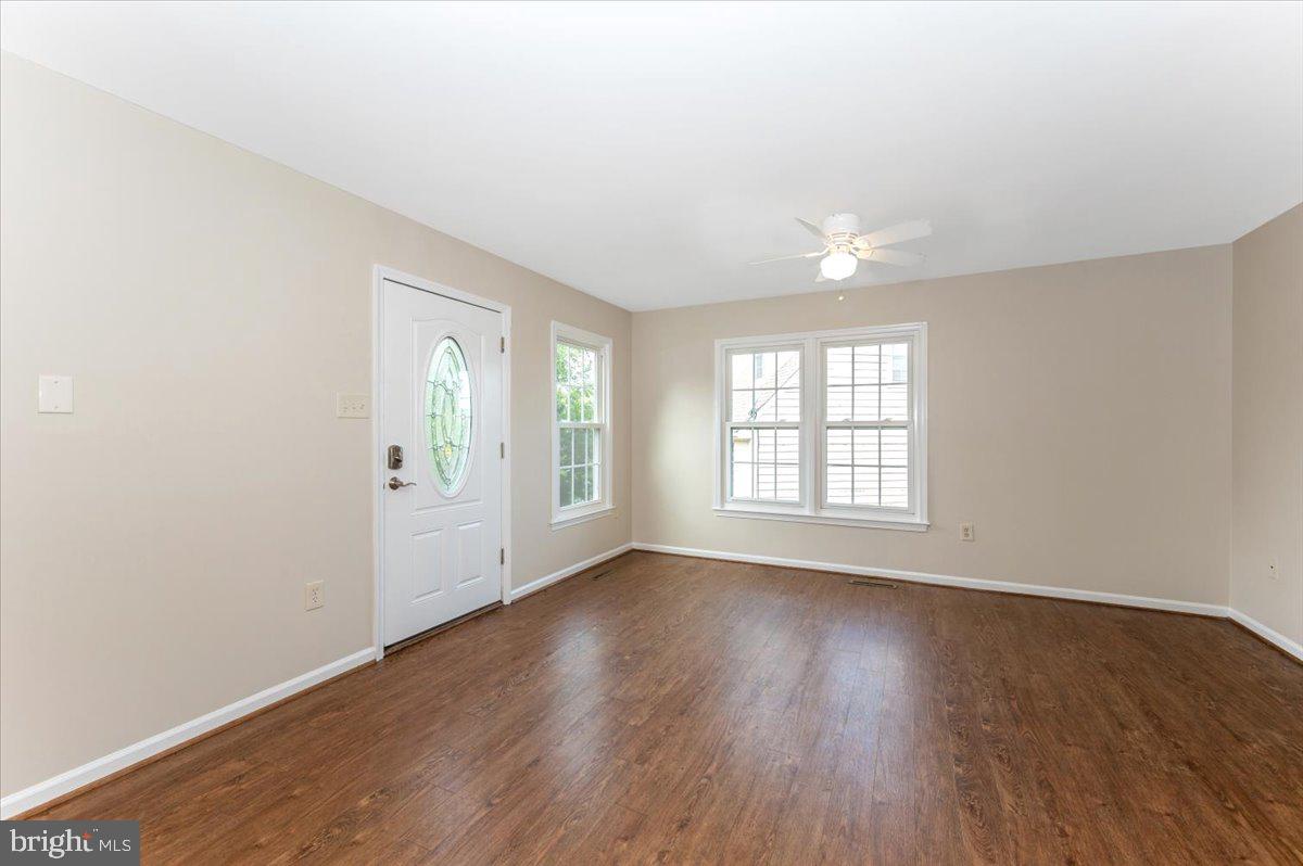 10742 LAKE EDGE COURT