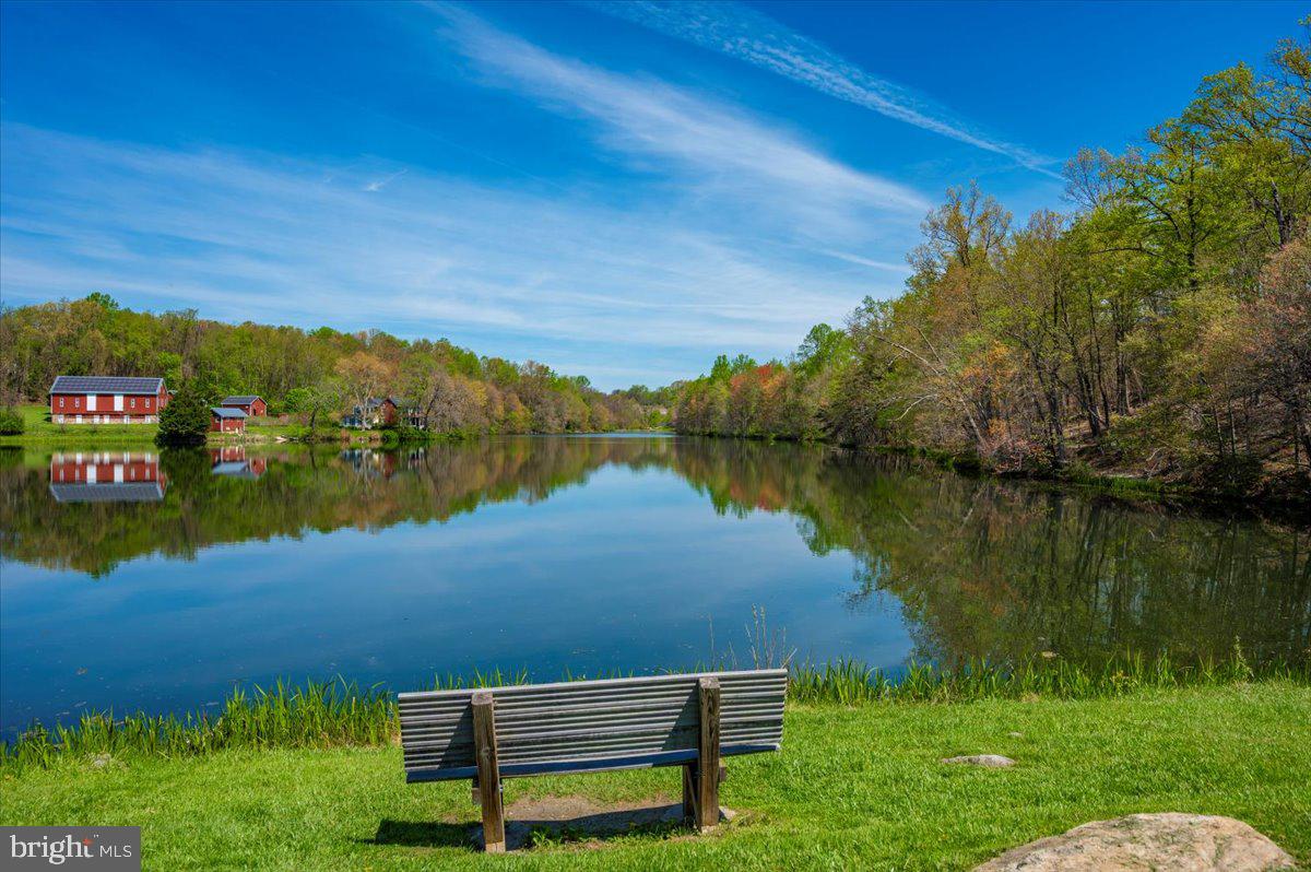 10742 LAKE EDGE COURT