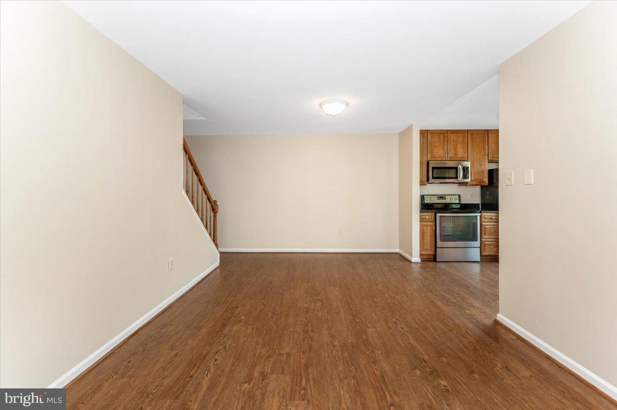 10742 LAKE EDGE COURT