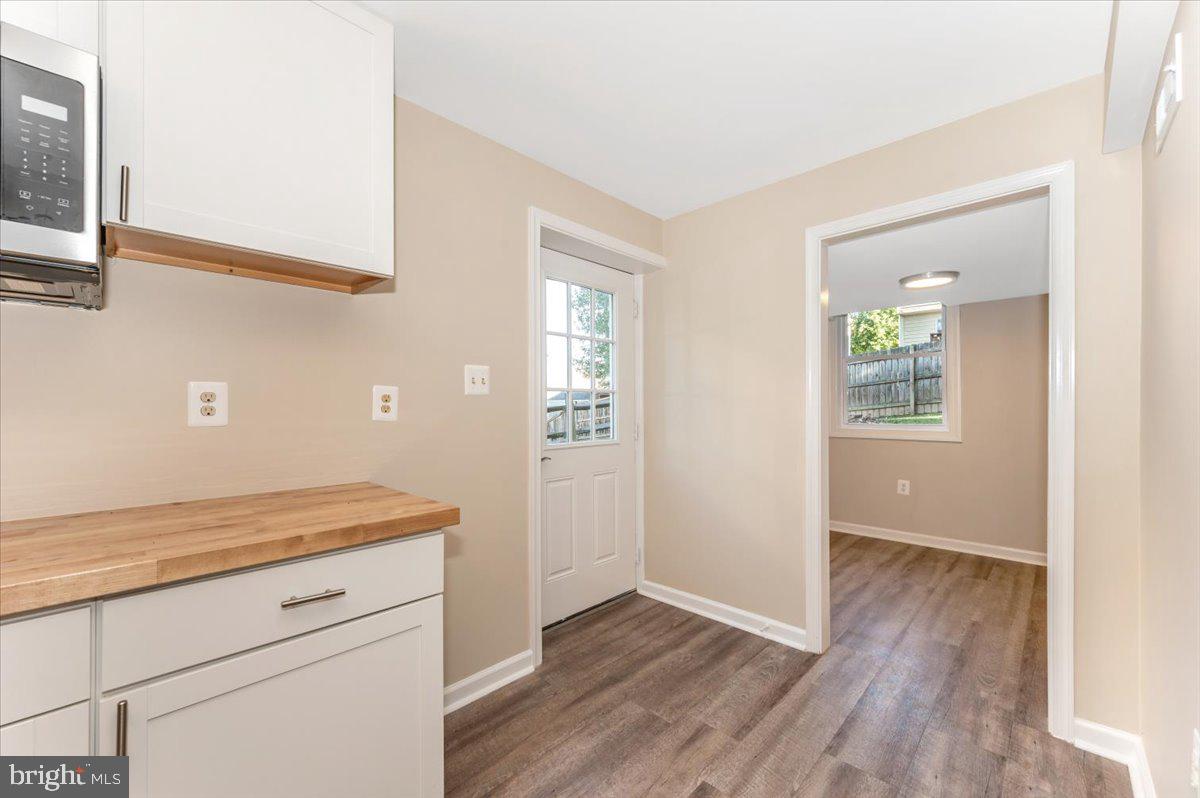 10742 LAKE EDGE COURT