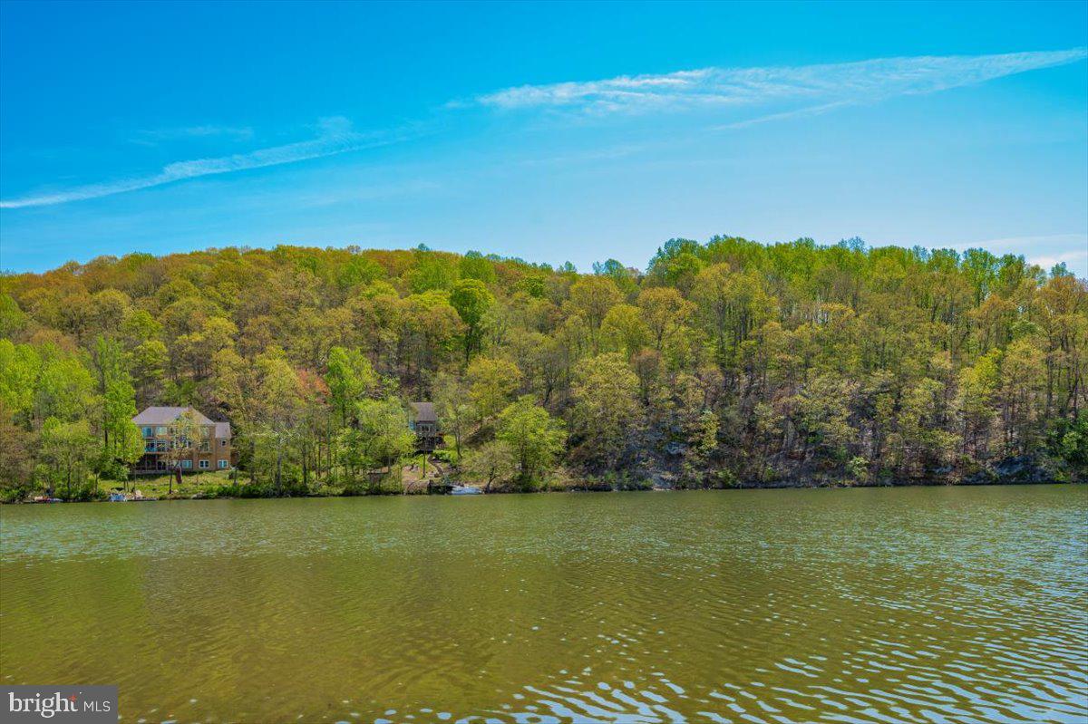 10742 LAKE EDGE COURT