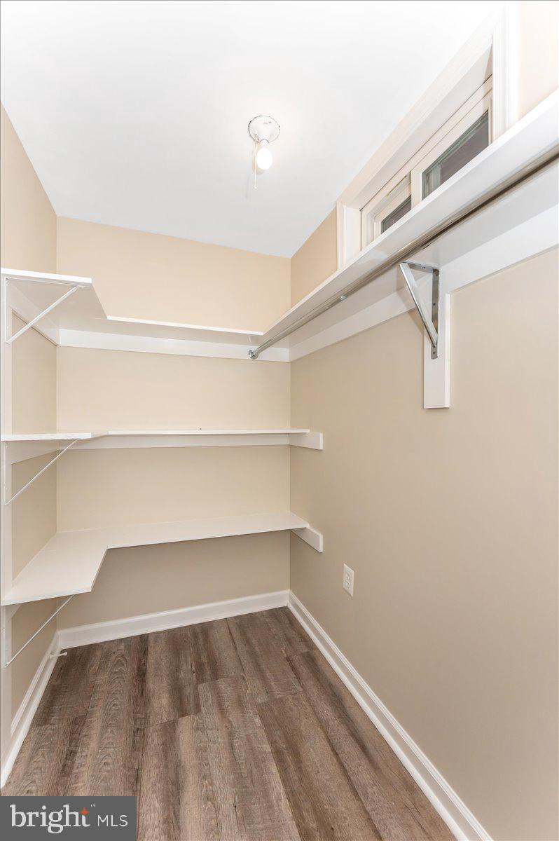 10742 LAKE EDGE COURT