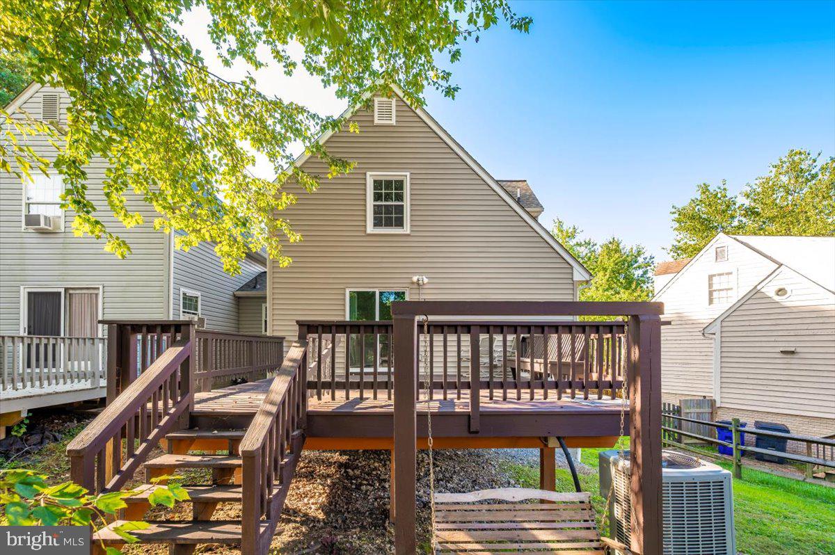 10742 LAKE EDGE COURT