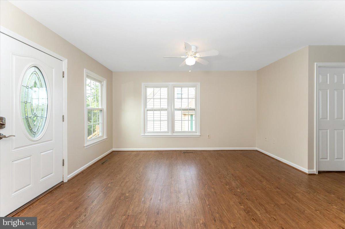 10742 LAKE EDGE COURT